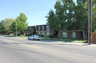 Central Park Apartments in Sacramento, CA - Foto de edificio - Building Photo