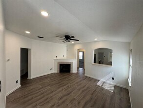 2802 Greenlee Dr in Leander, TX - Building Photo - Building Photo