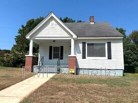 188 Columbia Rd in Winnsboro, SC - Building Photo