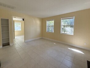 7036 Washington St in New Port Richey, FL - Foto de edificio - Building Photo