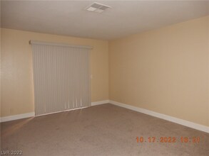 3151 N Soaring Gulls Dr in Las Vegas, NV - Building Photo - Building Photo