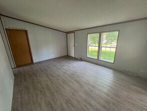310 Timberridge Dr E in Oakwood, IL - Building Photo - Building Photo