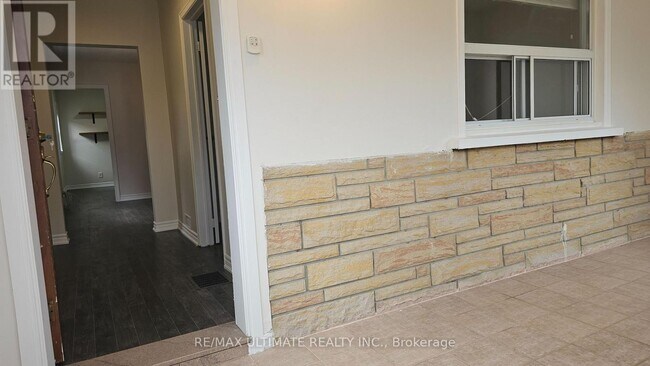16 Failsworth Ave in Toronto, ON - Building Photo - Building Photo