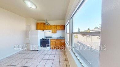 2605 High St in Oakland, CA - Building Photo - Building Photo