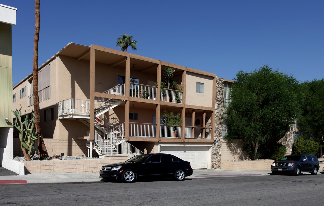 Thunderbird Terrace Apartments in Rancho Mirage, CA - Building Photo