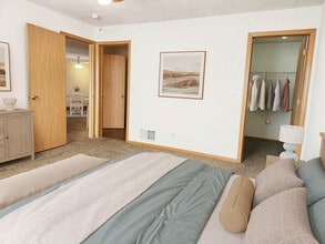 Pembrook Place in Rockford, IL - Building Photo - Building Photo