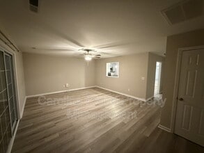 337 S Pointe Dr in Winterville, NC - Building Photo - Building Photo