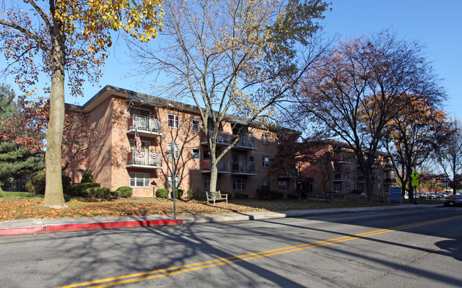 Walnut Towers in Hagerstown, MD - Building Photo - Building Photo