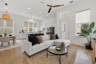 4400 Night Owl Ln in Austin, TX - Building Photo - Building Photo