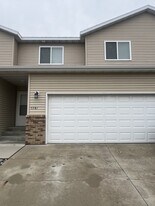 4281 Estate Dr S in Fargo, ND - Building Photo