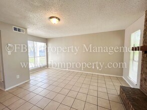 1401 Old Bardwell Rd in Ennis, TX - Building Photo - Building Photo