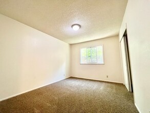 1017 Ivy Street in Chico, CA - Building Photo - Interior Photo