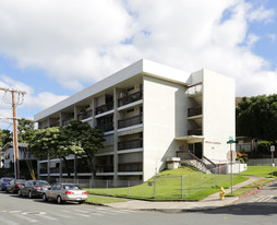 Lusitana Gardens in Honolulu, HI - Building Photo
