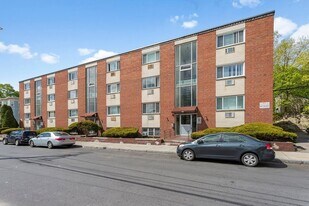 495 Huntington Ave, Unit 20 in Boston, MA - Building Photo