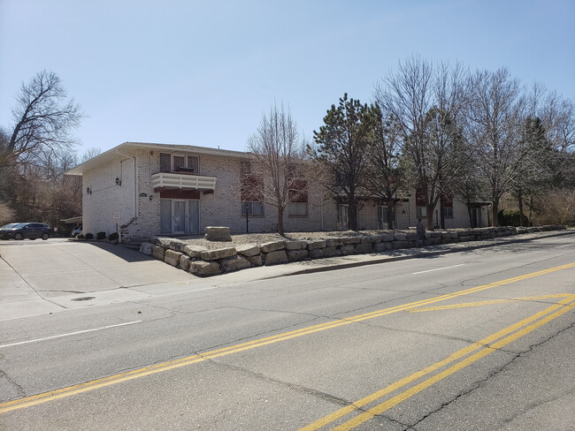 1921-1927 Anderson Ave in Manhattan, KS - Building Photo - Building Photo