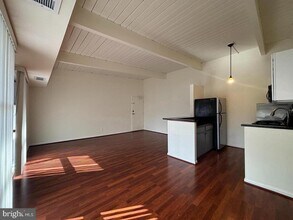 7734 Donnybrook Ct-Unit -208 in Annandale, VA - Building Photo - Building Photo