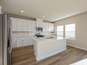 806 Treeline Rd in Moore, SC - Foto de edificio - Building Photo