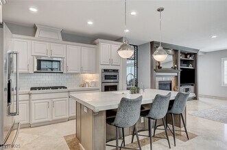 10249 Wisteria Hills Ct in Las Vegas, NV - Building Photo - Building Photo