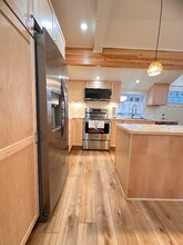 533 1/2 E 5th St in Port Angeles, WA - Foto de edificio - Building Photo