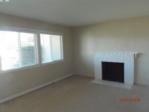 8320 Davona Dr in Dublin, CA - Building Photo - Building Photo