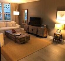 100 Lincoln Rd, Unit 314B in Miami Beach, FL - Building Photo