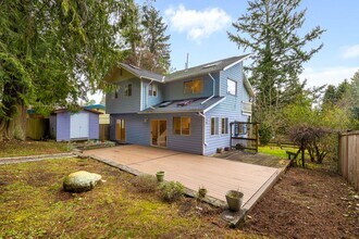 16725 10th Ave NE in Shoreline, WA - Building Photo - Building Photo