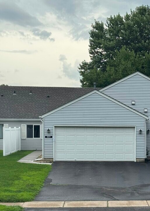 5241 149th St W in Apple Valley, MN - Building Photo