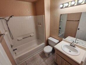 3108 Snyder Ave in Modesto, CA - Building Photo - Building Photo