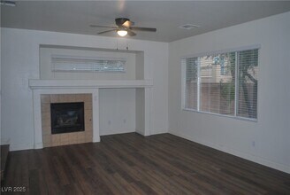 10031 Cranbrook Falls Ct in Las Vegas, NV - Building Photo - Building Photo