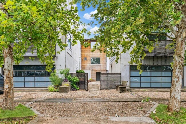 property at 730 Tulane St