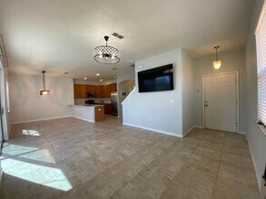 541 Las Fuentes Dr in Kissimmee, FL - Building Photo - Building Photo
