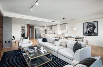 1431 Pacific Hwy, Unit 315 in San Diego, CA - Foto de edificio - Building Photo