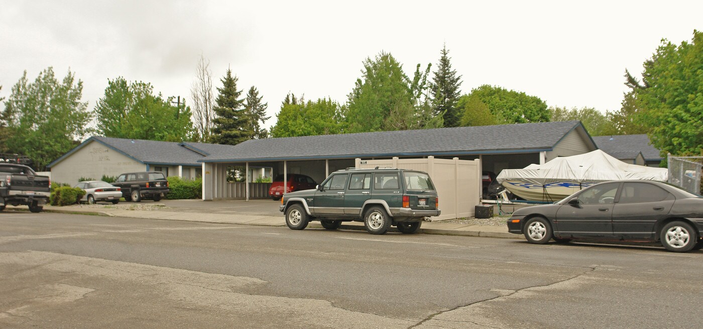 117 E Hattie Ave in Coeur d'Alene, ID - Building Photo