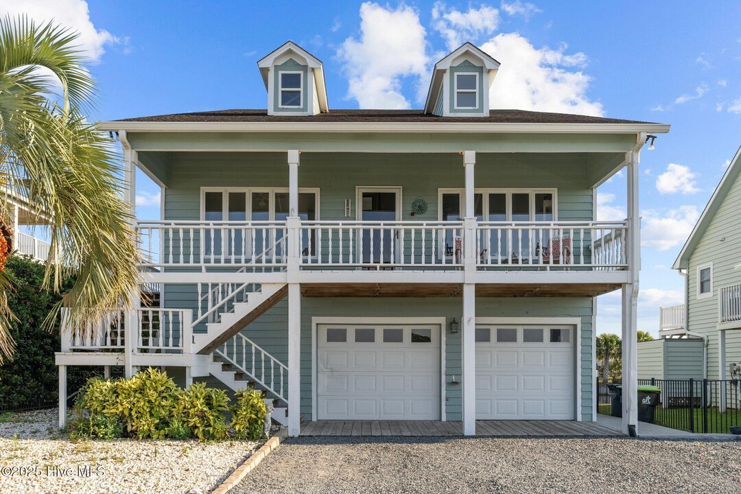 162 Greensboro St in Holden Beach, NC - Building Photo