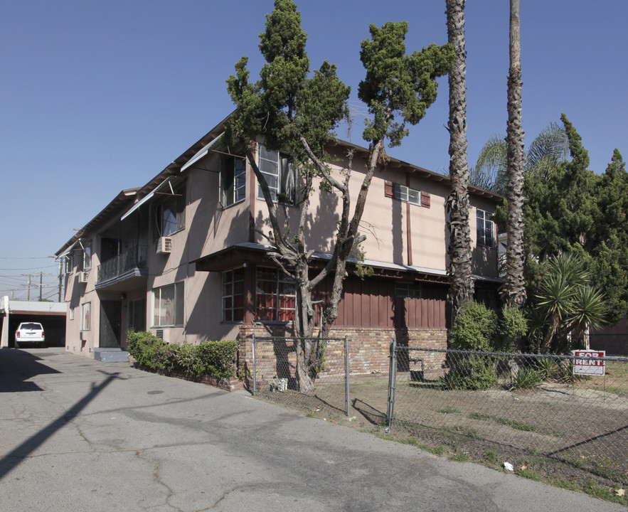 11615 Kittridge St in North Hollywood, CA - Foto de edificio