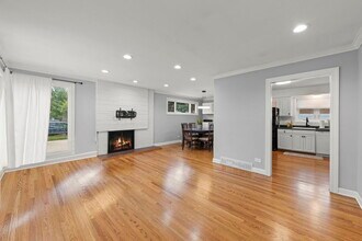 415 Huntington Ln in Elmhurst, IL - Building Photo - Building Photo