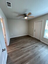 526 Live Oak Blvd in Baton Rouge, LA - Foto de edificio - Building Photo