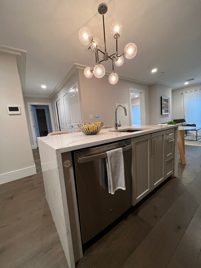 214 Market St in Boston, MA - Foto de edificio - Building Photo