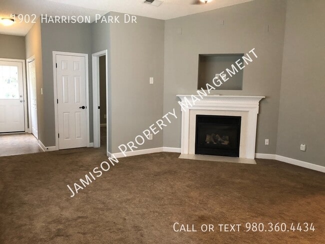 1902 Harrison Park Dr in Waxhaw, NC - Building Photo - Building Photo