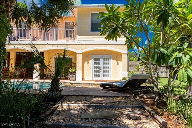 11065 Smokey Dr in Bonita Springs, FL - Building Photo - Building Photo