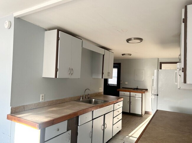 61 School St in Norwich, CT - Building Photo - Building Photo