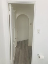 132 S Canon Dr, Unit 2 in Beverly Hills, CA - Building Photo - Building Photo