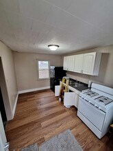 558 Southwest St in Bellevue, OH - Foto de edificio - Building Photo