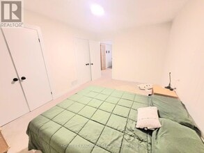 30 Sumner Heights Dr in Toronto, ON - Building Photo - Building Photo