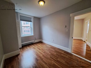 41 Clark St, Unit 4 in Boston, MA - Building Photo - Building Photo