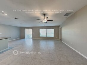 1533 Blue Rose Dr in Ruskin, FL - Foto de edificio - Building Photo