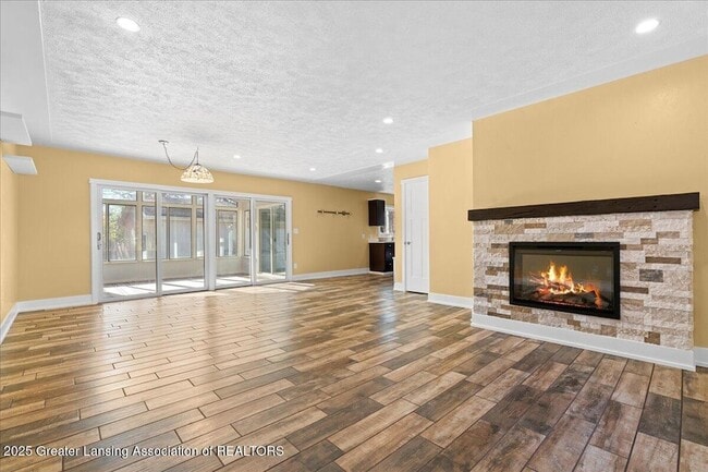 2353 Hulett Rd in Okemos, MI - Foto de edificio - Building Photo