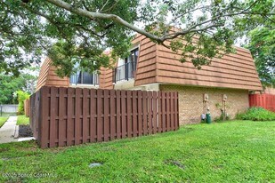 1717 Patty Cir NE in Palm Bay, FL - Building Photo