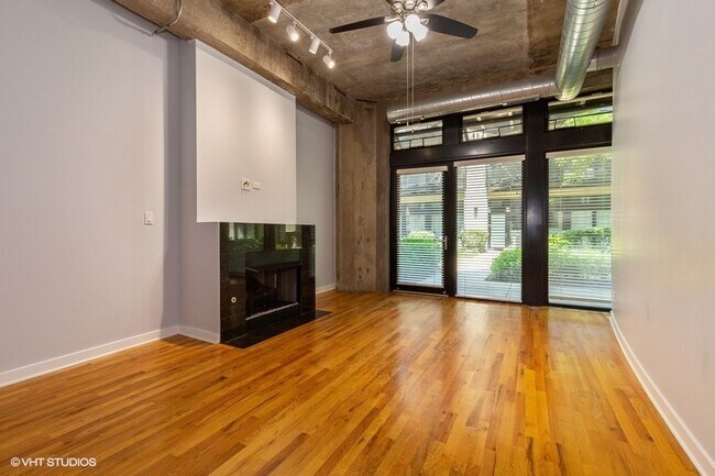 1110 W 15th St in Chicago, IL - Foto de edificio - Building Photo