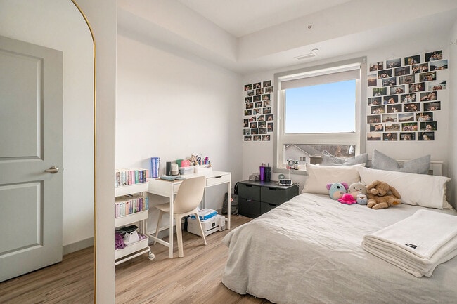 Mural Kingston I in Kingston, ON - Building Photo - Building Photo